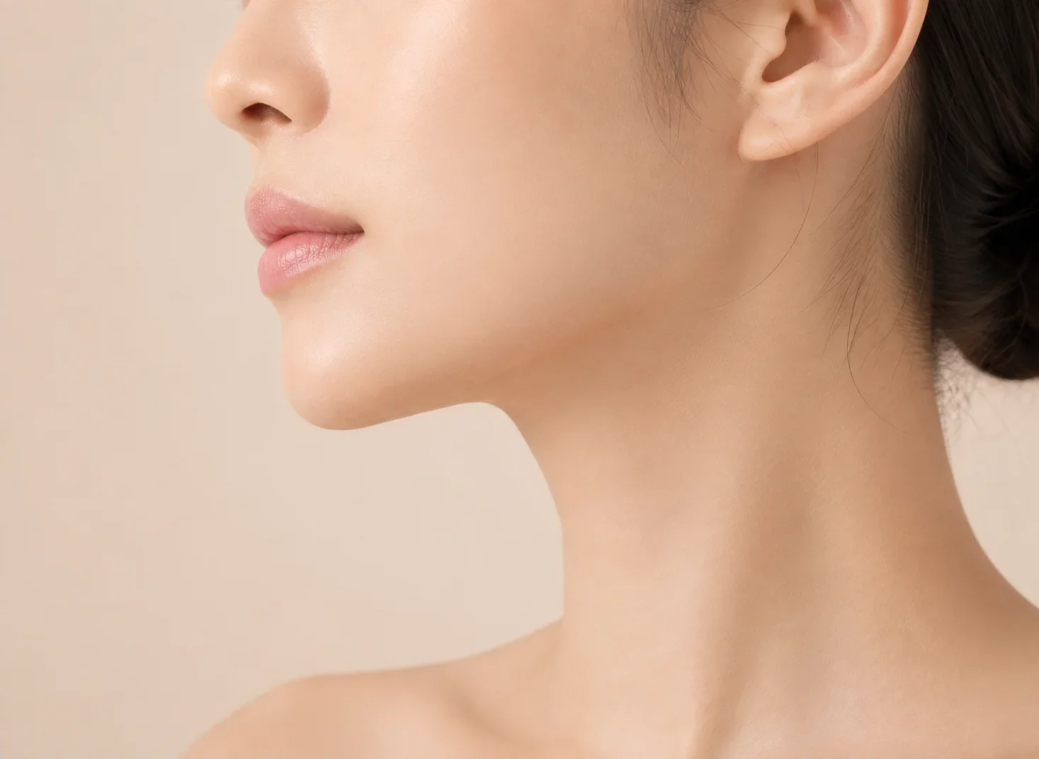 턱 옆선